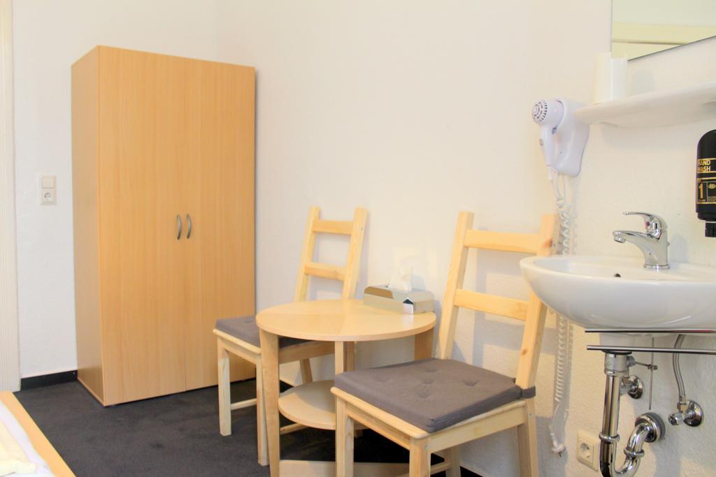 Pension Central Hostel Berlin Exterior photo